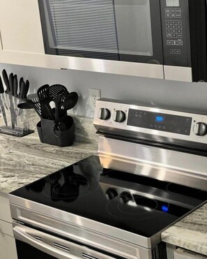 Fridge, microwave, oven, stovetop - 4 beds Mickey and Frozen@Disney 15 minutes (Kissimmee)