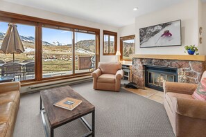 Smart TV, fireplace, books - Condo in Snowmass Village (Snowmass Village)