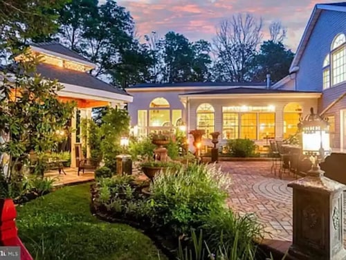 Private Indoor Pool, Theater, fire pits, outdoor kitchen on Princeton estate