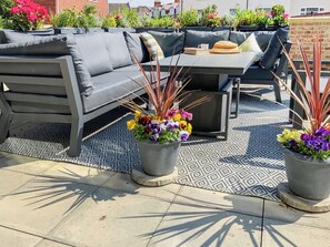 Outdoor dining - 2 bedroom accommodation in Sheringham (Sheringham)