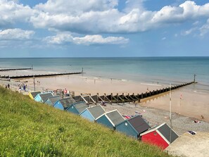 Beach - 2 bedroom accommodation in Sheringham (Sheringham)
