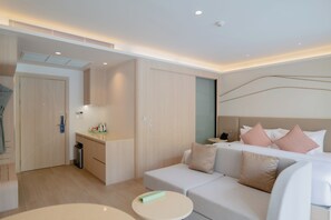 Minibar, in-room safe, desk, laptop workspace - Wyndham Garden Naithon Phuket (Sa Khu)