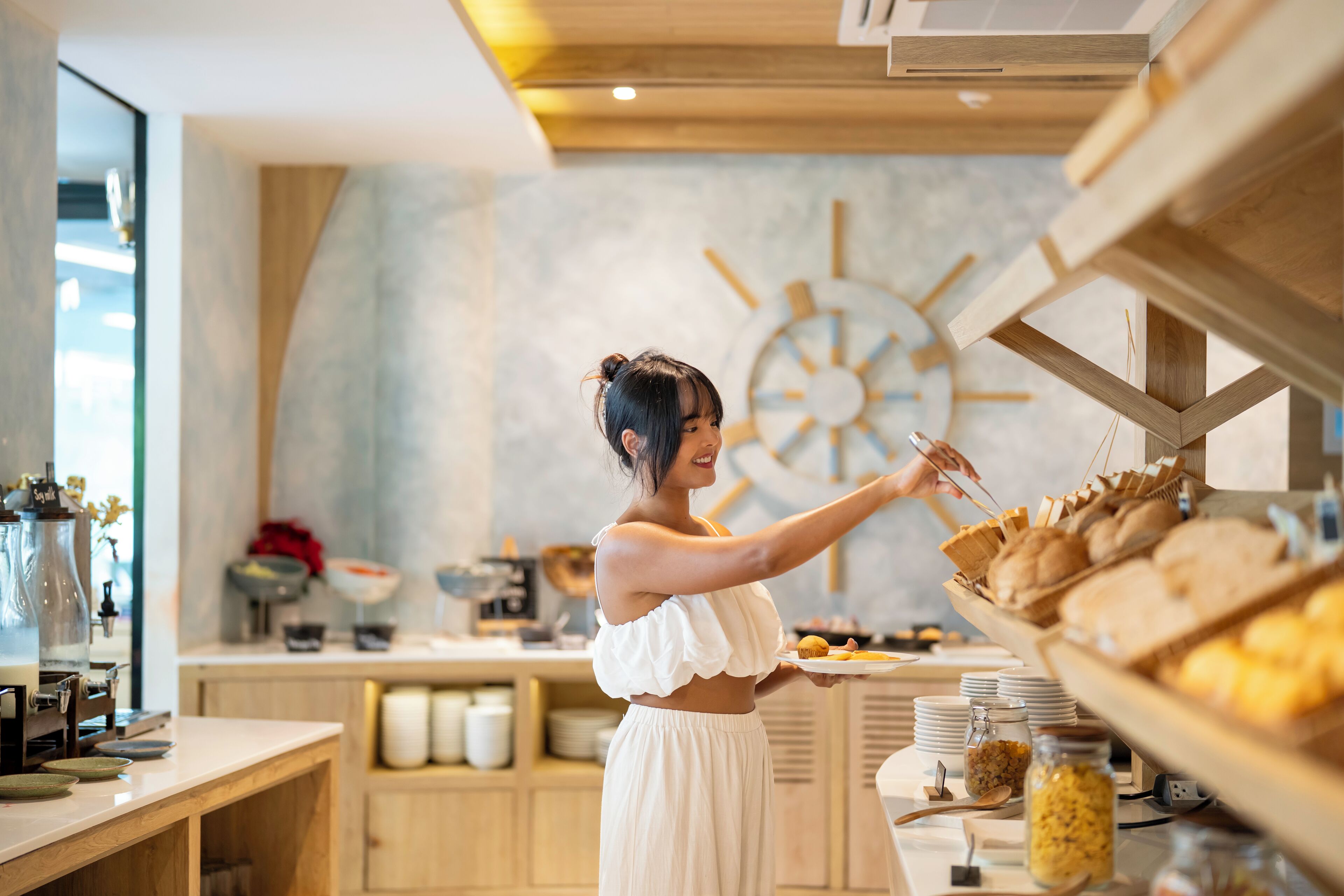 Desayuno buffet diario (THB 450 por persona)