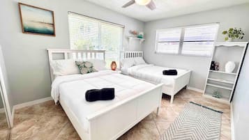 3 bedrooms, desk, iron/ironing board, travel crib