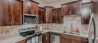 The Castle!by the Lake w/Pool & Balcony Grandscape