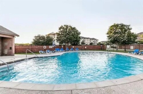 The Castle!by the Lake w/Pool & Balcony Grandscape