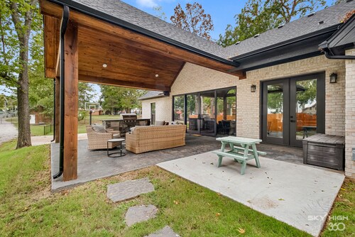 Heartland Haven: Hot Tub - Game Room - Basketball - Outdoor Kitchen - Arcades