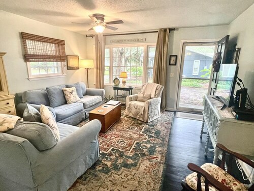 3BR 2BA Beach Cottage on Isle of Palms!
