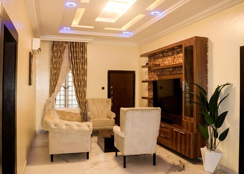 Remarkable 3-bed Villa in Ajah Ogombo