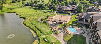Cozy Cottage Inside the Premier Old Kinderhook Golf Resort