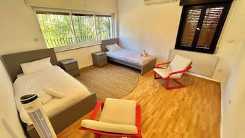 4 bedrooms, free WiFi, bed sheets
