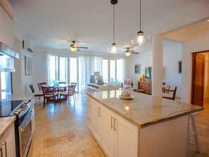 Fridge, microwave, oven, stovetop - Luxury Hispaniola Beach 5B3 Condo OceanView Beach (Sosúa)