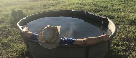 Outdoor spa tub