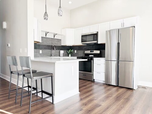 Washington A / Stylish 1BR/1BA Downtown Apt