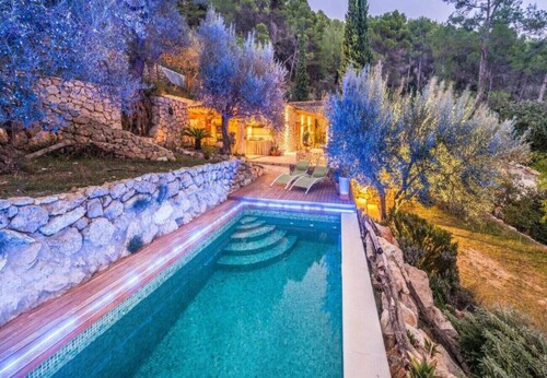 3 bedroom villa with private pool