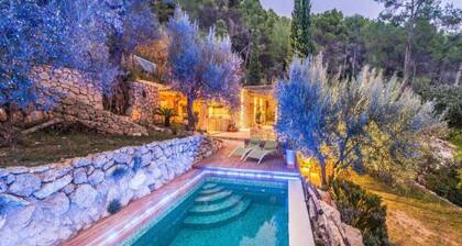 3 bedroom villa with private pool
