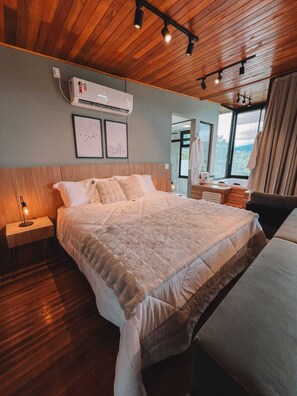 1 bedroom, premium bedding, pillowtop beds, desk