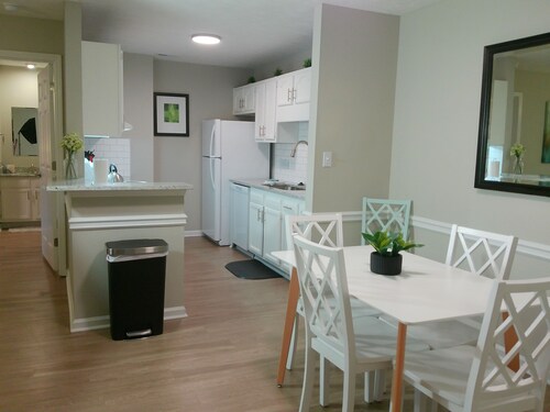 Studio 415 ~ Accessible 1st Floor with Self Check-in