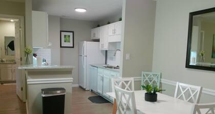 Studio 415 ~ Accessible 1st Floor with Self Check-in