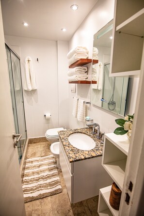 Handtücher, Seife, Toilettenpapier