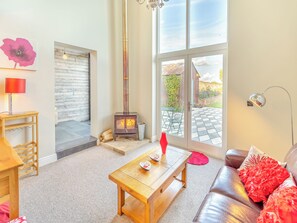 Fireplace - 1 bedroom accommodation in Tenterden (Tenterden)