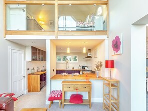 High chair - 1 bedroom accommodation in Tenterden (Tenterden)