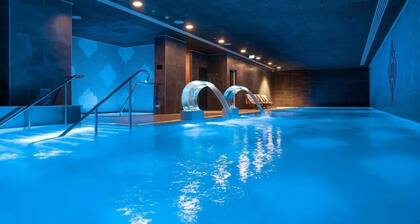 Gibraltar Seaview Studio: Top Floor Bliss