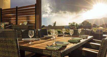 Pool/Hot Tub, Theater, Kids Room, Sleeps 30+, RV