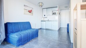 TV - Studio 2/3 ppl with tiny terrace (Agde)