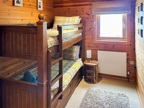 3 quartos, Wi-Fi de cortesia, roupa de cama