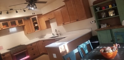 Kermit Casa - 3bdrm Gorgeous Home 