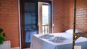 Standard Room | Free WiFi, bed sheets - Pousada Cantinho Familia (Ilhabela)