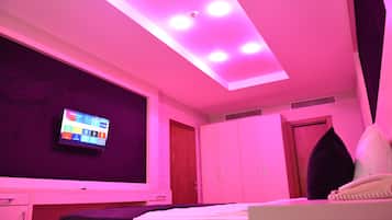 Quarto quádruplo superior | Roupas de cama premium, ferros/tábuas de passar roupa, Wi-Fi de cortesia