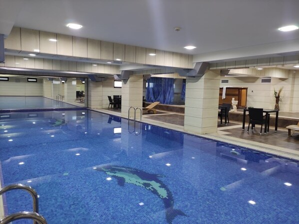 室内游泳池
