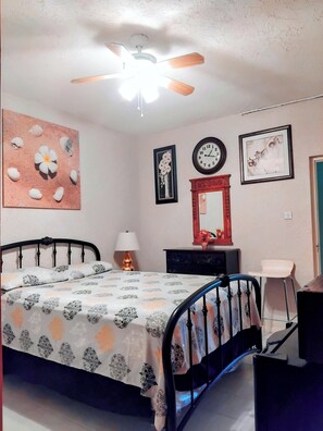 Individually furnished, free WiFi, bed sheets - Rush Bond Villa (Montego Bay)