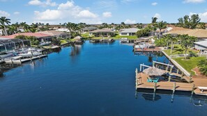 Marina - Lupita, boat lift, dock, heated south facing pool (Cape Coral)