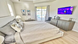 4 Schlafzimmer, Zimmersafe, Schreibtisch, Bügeleisen/Bügelbrett