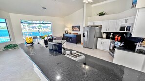 Fridge, microwave, oven, stovetop - Rosegarden - Pool/Spa and perfect water view (Cape Coral)