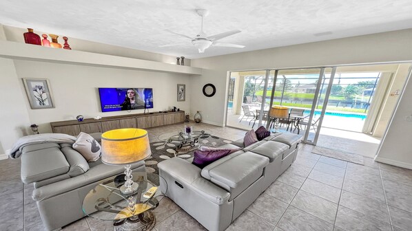 Smart TV, DVD player, books, video library - Timeout -south facing terrace with large pool (Cape Coral)