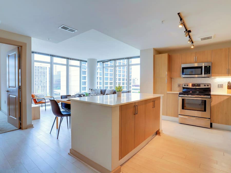 Refrigerador, microondas, horno, cafetera/tetera