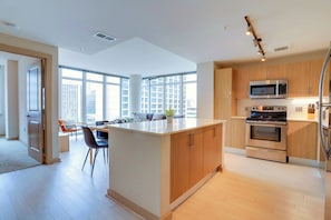 Fridge, microwave, oven, coffee/tea maker