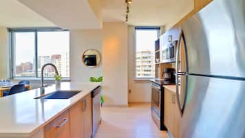 Apartament Comfort, 2 dormitoris | Cuina privada | Frigorífic, microones, forn i cafetera i tetera