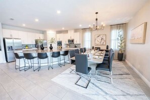 Dining - Gorgeous 13BR, 12.5BH Encore Next to Disney - 348 (Kissimmee)