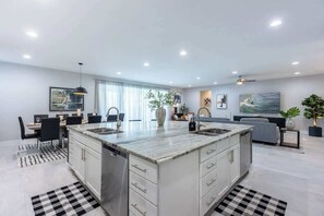 Interior - Magical 13BR @Encore Next to Disney - 7707 (Kissimmee)