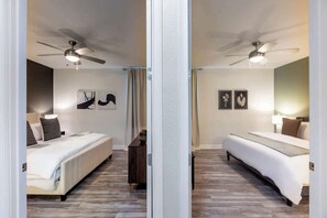 12 bedrooms, iron/ironing board, travel cot, WiFi - Magical 13BR @Encore Next to Disney - 7707 (Kissimmee)