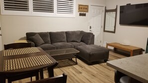 Fireplace - Cozy Wind and Sea Condo (San Diego)