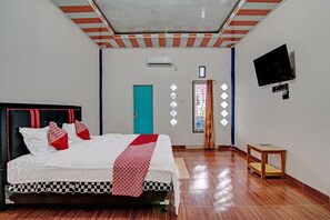 Quarto casal luxo | Wi-Fi de cortesia, roupa de cama