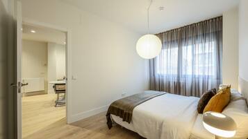 1 slaapkamer, een strijkplank/strijkijzer, gratis wifi, beddengoed