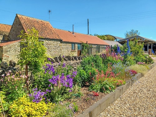 2 bedroom accommodation in Levisham, near Pickering