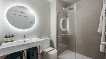 Dutxa, assecador de cabells i tovalloles